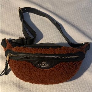 Rare Coach Shearling Belt Bag – Fuzzy Brown & Black Leather, Gold Logo. Like New